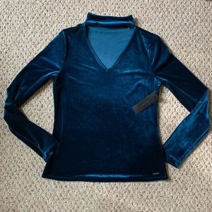 Beautiful Teal Velvet TAHARI Blouse